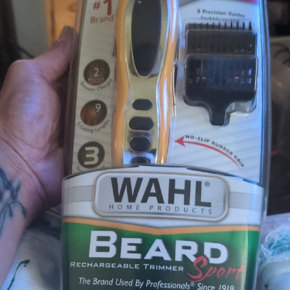 Wahl Beard Sport Trimmer - Gold and Black